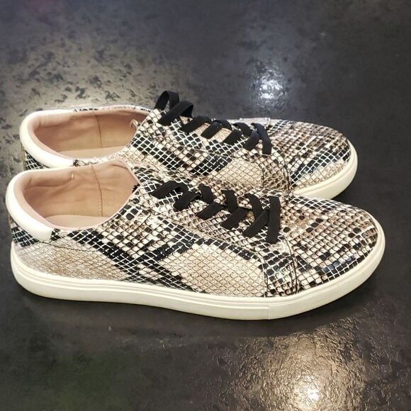 Cushinaire sneakers - Picture 1 of 5